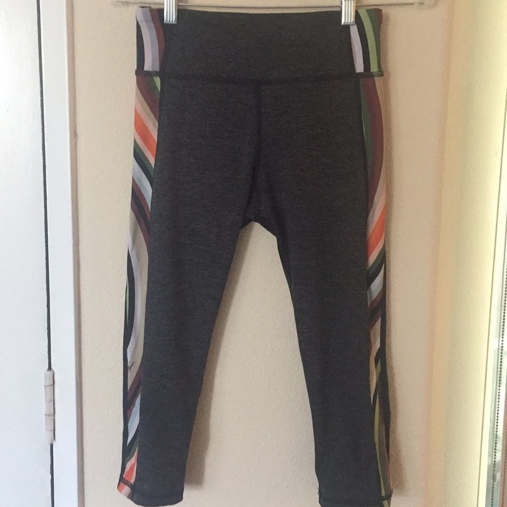 Trina Turk Recreation ladies Capri SZ XS EUC